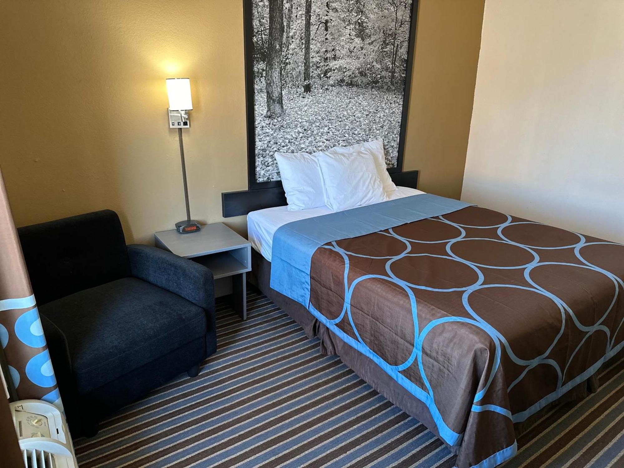 Super 8 By Wyndham Columbia Clark Lane Hotel Eksteriør billede